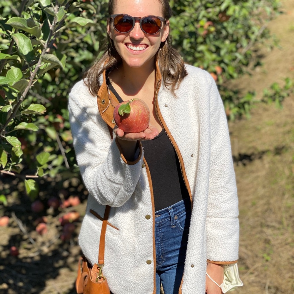 Meet your Posher, Olivia